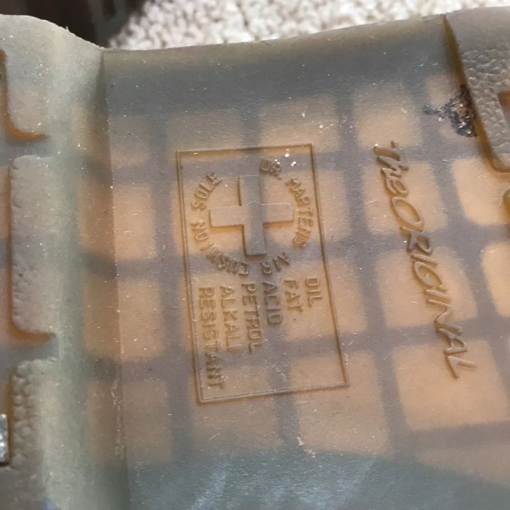 Dr Martens airwair Mens SZ 10 brown boots. - Picture 10 of 10